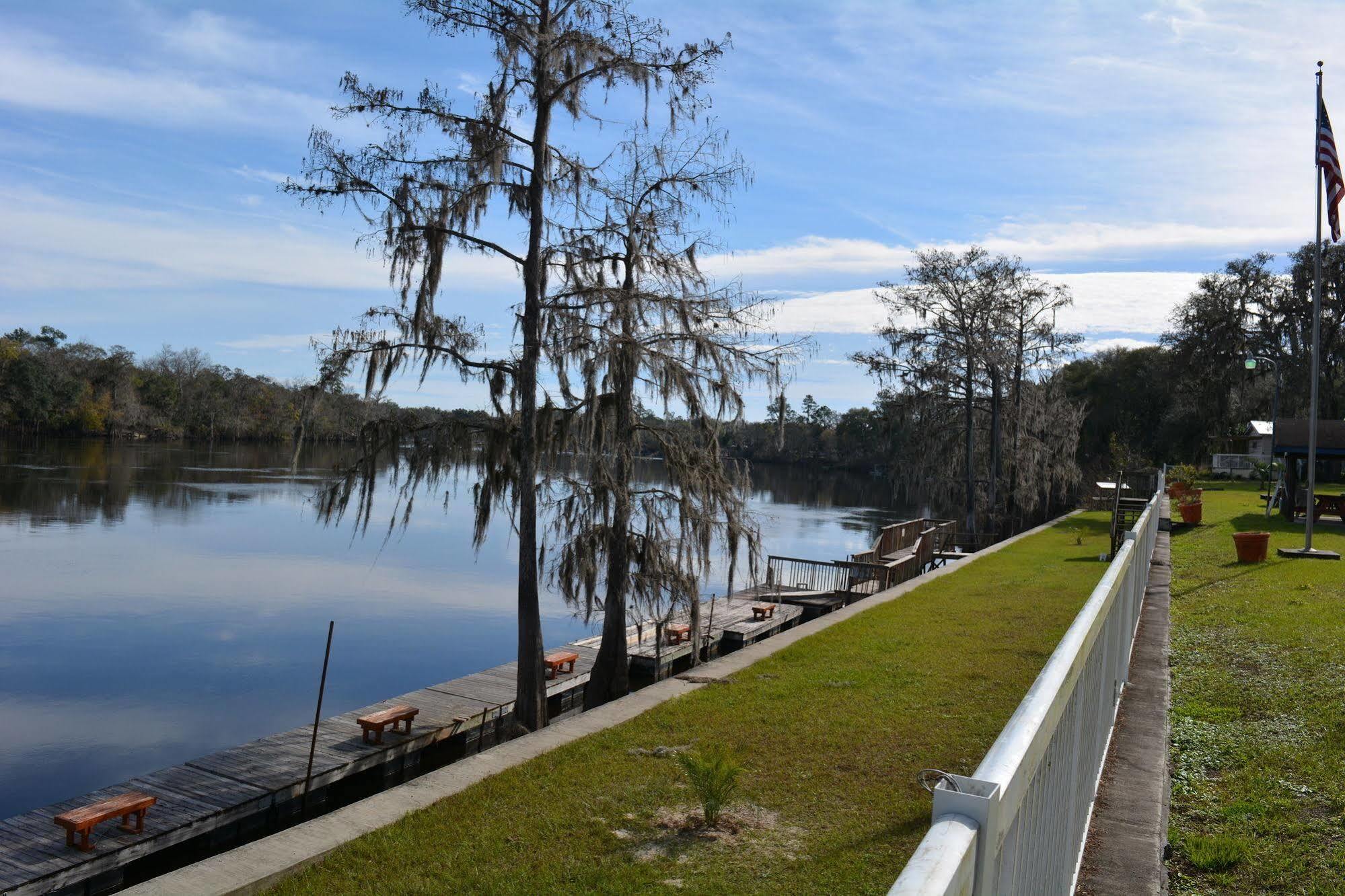 Hotel Suwannee Gables Old Town Exteriér fotografie